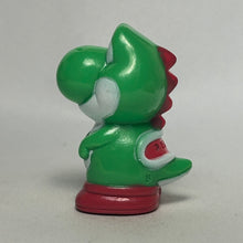 Cargar imagen en el visor de la galería, Super Mario Kart - Yoshi - Soft Vinyl Figure
