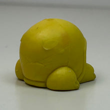 Cargar imagen en el visor de la galería, Super Mario Bros. - Met / Buzzy Beetle - Eraser / Keshigomu - Yellow ver.
