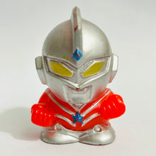 Cargar imagen en el visor de la galería, Ultraman: The Adventure Begins - Ultraman Scott - Finger Puppet - SD Figure
