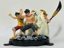 Cargar imagen en el visor de la galería, One Piece - Luffy, Ace &amp; Newgate - Noodle Figure

