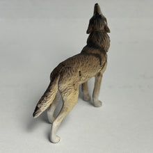Cargar imagen en el visor de la galería, Wolf - Trading Figure - Miniature - K01 - A
