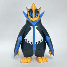 Load image into Gallery viewer, Pokémon DP - Emperte / Empoleon - Soft Vinyl Figure
