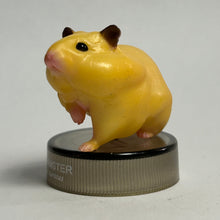 Cargar imagen en el visor de la galería, Golden Hamster - Figure - Bottle Cap - Apricot (02)
