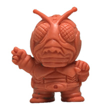 Cargar imagen en el visor de la galería, The New Kamen Rider - Skyrider - Eraser Figure - Keshigomu - Orange ver.
