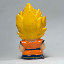 Cargar imagen en el visor de la galería, Dragon Ball Z - SD Son Goku SSJ2 - Finger Puppet (Bandai)

