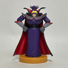 Cargar imagen en el visor de la galería, Toy Story 2 - Emperor Zurg - Trading Figure - Choco Egg (6)
