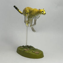 Cargar imagen en el visor de la galería, Cheetah - Trading Figure - Feline Animals
