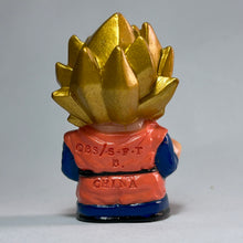 Cargar imagen en el visor de la galería, Dragon Ball Z - SD Son Goku SSJ - Finger Puppet (Bandai)
