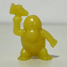Cargar imagen en el visor de la galería, Super Mario Bros. - Hammer Bros. - Eraser / Keshigomu - Yellow ver.
