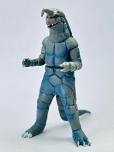 Cargar imagen en el visor de la galería, Silver Kamen Giant - Alien Wiley - Trading Figure - SR Series Special Effects Hero Collection
