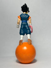 Cargar imagen en el visor de la galería, Dragon Ball Z - Vegito - Pencil Cap with Figure
