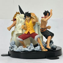 Cargar imagen en el visor de la galería, One Piece - Luffy, Ace &amp; Newgate - Noodle Figure
