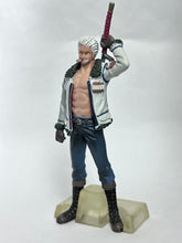 Cargar imagen en el visor de la galería, One Piece - Smoker  - Trading Figure
