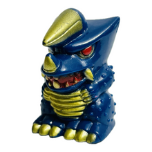 Cargar imagen en el visor de la galería, Return of Ultraman - Black King - Finger Puppet - Kaiju - Monster - SD Figure (2)
