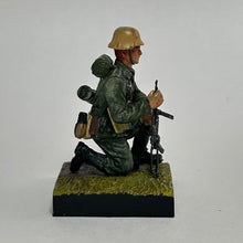 Load image into Gallery viewer, Soldier in Field Uniform (Kneeling) - Miniature (004)
