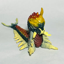 Cargar imagen en el visor de la galería, Gojira - Battra Larva - Trading Figure - Godzilla Collection - Vintage Toy
