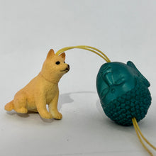 Cargar imagen en el visor de la galería, Hat-wearing Dog - 4. Great Buddha - Mascot Strap
