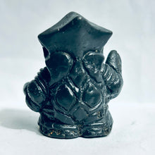 Cargar imagen en el visor de la galería, Ultraman Neos Pilot - Alien Zamu - Finger Puppet Figure
