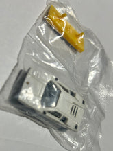 Cargar imagen en el visor de la galería, Lamborghini Countach LP400 (1974) - Miniature Car - White ver.

