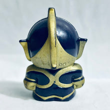 Cargar imagen en el visor de la galería, Ultraman Zearth 2 - Ultraman Shadow - Finger Puppet Figure

