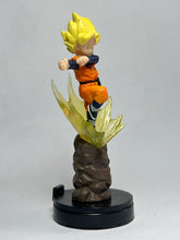 Cargar imagen en el visor de la galería, Dragon Ball Z - Son Goten SSJ - Chess Piece - Pawn
