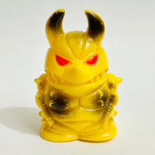 Cargar imagen en el visor de la galería, Return of Ultraman - Gudon - Finger Puppet - Kaiju - Monster - SD Figure
