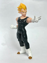 Load image into Gallery viewer, Dragon Ball Z - Vegeta SSJ - Trading Figure - HG
