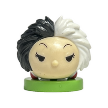 Cargar imagen en el visor de la galería, Disney Tsum Tsum - Cruella de Vil - Trading Figure - Choco Egg (80)
