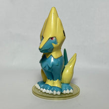Load image into Gallery viewer, Pokémon - Livolt / Manectric - Trading Figure - Data Carrier
