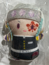 Cargar imagen en el visor de la galería, Kimetsu no Yaiba - Uzui Tenge - Finger Mascot
