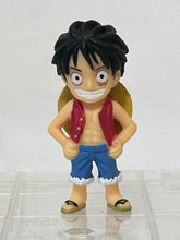 Cargar imagen en el visor de la galería, One Piece Trading Figures - Mini Figure
