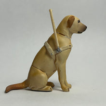 Cargar imagen en el visor de la galería, Labrador Retriever Guide Dog - Trading Figure - Miniature - Secret 1
