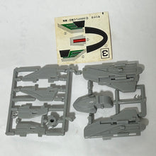 Cargar imagen en el visor de la galería, Mirai Sentai Timeranger - TimeJet 3 - Plastic Toy - Candy Toy (3)
