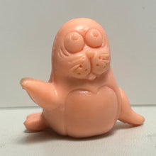 Cargar imagen en el visor de la galería, Kekkyoku Nankyoku Daibouken - Seal - Yatter-Pelican - Eraser Figure - Keshigomu

