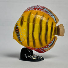 Cargar imagen en el visor de la galería, Discus (fish) - Trading Figure - Miniature - 061 P30-A

