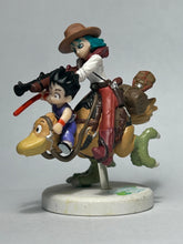 Load image into Gallery viewer, Dragon Ball - Son Goku &amp; Bulma - Candy Toy

