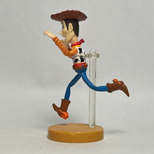 Cargar imagen en el visor de la galería, Toy Story 2 - Woody - Trading Figure - Choco Egg (1)
