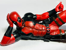 Cargar imagen en el visor de la galería, Deadpool - Noodle Stopper Figure
