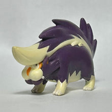Cargar imagen en el visor de la galería, Pokémon DP - Skuntank - Mini Figure
