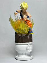 Cargar imagen en el visor de la galería, Dragon Ball Z - Son Goku SSJ - Chess Piece - King
