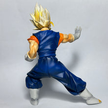 Load image into Gallery viewer, Dragon Ball Z - Vegito SSJ - Trading Figure - AAPF2
