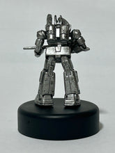 Load image into Gallery viewer, Mobile Suit Gundam - RX-77-2 Guncannon - Mini Figure
