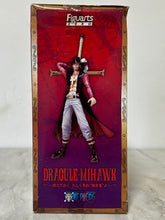 Cargar imagen en el visor de la galería, One Piece - Dracule Mihawk - Figuarts ZERO
