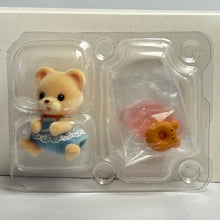 Cargar imagen en el visor de la galería, Sylvanian Families Baby Sweets Series: 4. Baby Bear and Bear Donut Basket
