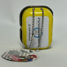 Cargar imagen en el visor de la galería, Mario Kart Wii - Wario - Mini Square Can Strap
