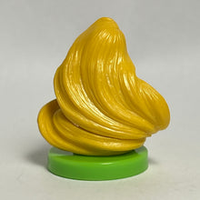Cargar imagen en el visor de la galería, Tangled - Rapunzel &amp; Pascal - Trading Figure - Choco Egg (79)
