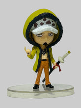 Cargar imagen en el visor de la galería, One Piece Stampede - Trafalgar Law - Trading Figure - Bandai Shokugan - Candy Toy

