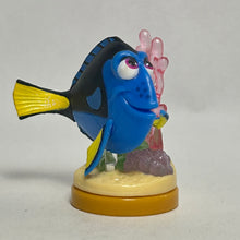 Cargar imagen en el visor de la galería, Finding Dory - Dory - Trading Figure - Choco Egg (38)
