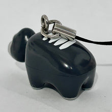 Cargar imagen en el visor de la galería, Akabeko&#39;s Friends - Goribeko - Panda no Ana Anibeko Strap
