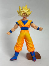 Load image into Gallery viewer, Dragon Ball Z - Son Goku SSJ - Trading Figure - HG
